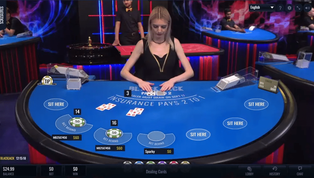 Các ván bài Blackjack là cuộc so tài giữa người chơi với Dealer